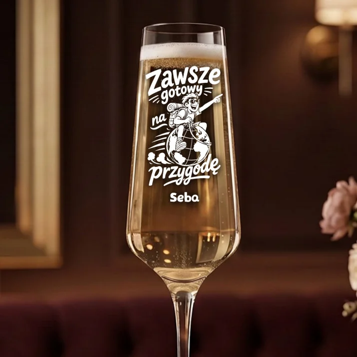 Kieliszek Do Szampana z Imieniem Dla Podróżnika Prezent Dla Mężczyzny: Zawsze Gotowy Na Przygodę Kieliszek Do Szampana z Imieniem Dla Podróżnika Prezent Dla Mężczyzny: Zawsze Gotowy Na Przygodę