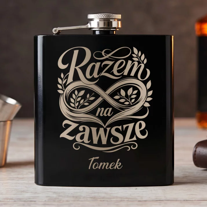 Piersiówka Z Grawerem Na 55 Rocznicę Ślubu Prezent Na Walentynki Dla Mężczyzny: Ponadczasowa Elegancja