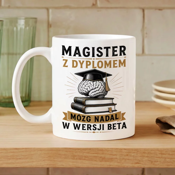 Kubek Z Nadrukiem Na Obronę Magistra Prezent Dla Mężczyzny: W Wersji Beta Kubek Z Nadrukiem Na Obronę Magistra Prezent Dla Mężczyzny: W Wersji Beta