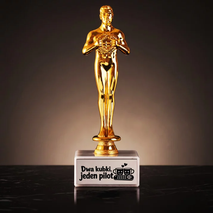 Statuetka Z Grawerem Na Ślub Prezent Dla Pary Młodej Pary: Dwa Kubki, Jeden Pilot