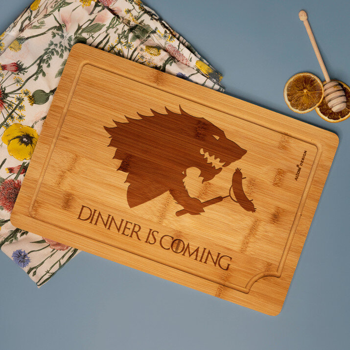 Dinner is Coming - deska do krojenia z grawerem