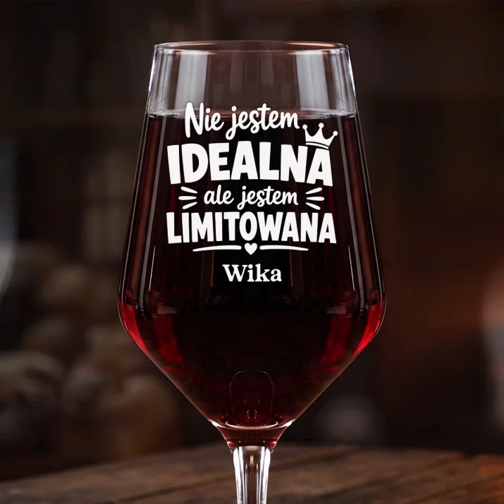 Mega Kieliszek Do Wina z Grawerem Na Urodziny Prezent Dla Kobiety: Limitowana, Nie Idealna