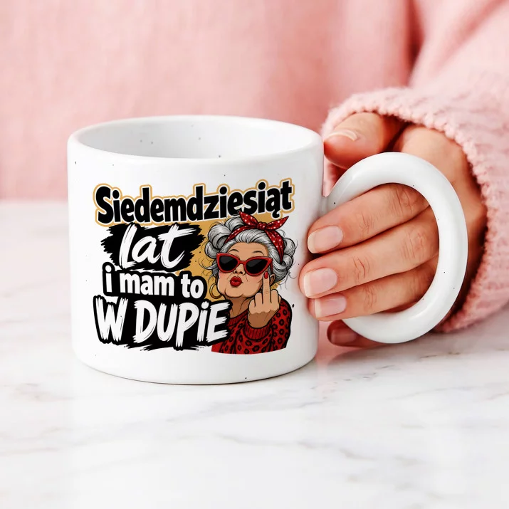 Kubek Z Okrągłym Uchem Dla 70 Latki Prezent Na 70 Urodziny Dla Kobiety: Bezczelna Kubek Z Okrągłym Uchem Dla 70 Latki Prezent Na 70 Urodziny Dla Kobiety: Bezczelna