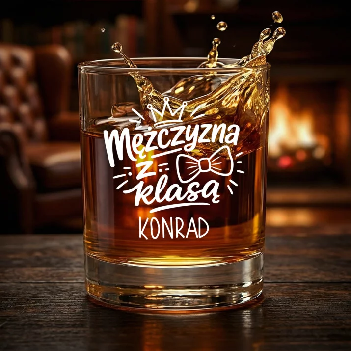 Szklanki Do Whisky z Grawerem Na Gwiazdkę Prezent Dla Mężczyzny: Mężczyzna Z Klasą Szklanki Do Whisky z Grawerem Na Gwiazdkę Prezent Dla Mężczyzny: Mężczyzna Z Klasą