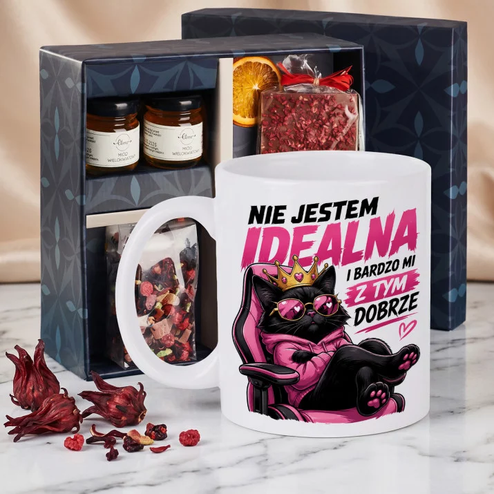 Zestaw Prezenowy Z Kubkiem Dla Kobiety: Nie Jestem Idealna Zestaw Prezenowy Z Kubkiem Dla Kobiety: Nie Jestem Idealna