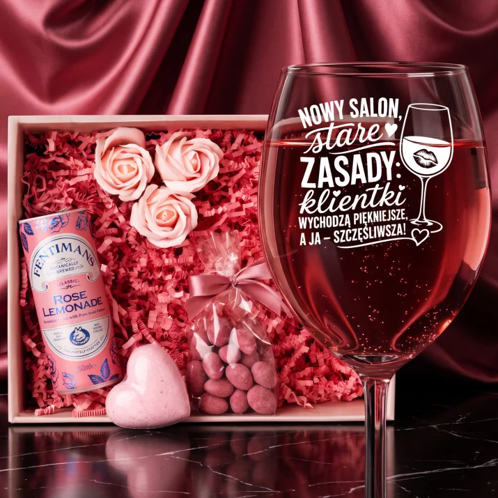 Różowy Zestaw Prezentowy Na Otwarcie Salonu Kosmetycznego Dla Kobiety: Stare Zasady Salonu Różowy Zestaw Prezentowy Na Otwarcie Salonu Kosmetycznego Dla Kobiety: Stare Zasady Salonu