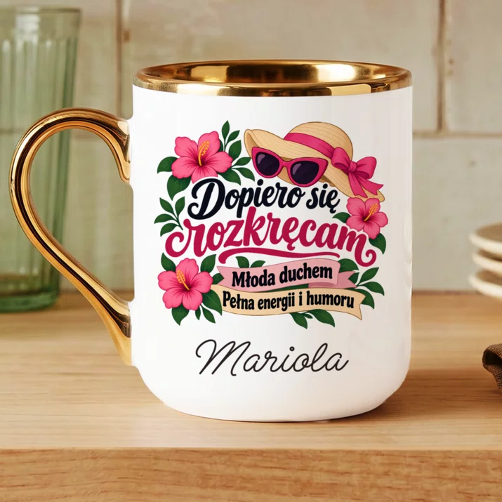 Kubek Personalizowany Dla 80 Latki Prezent Na 80 Urodziny Dla Kobiety: Dopiero Się Rozkręcam Kubek Personalizowany Dla 80 Latki Prezent Na 80 Urodziny Dla Kobiety: Dopiero Się Rozkręcam