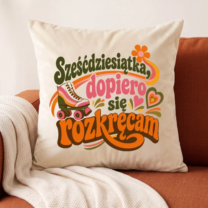 Poduszka Dekoracyjna Na 60 Prezent Na 60 Urodziny Dla Kobiety: Kobieca Retro Energia Poduszka Dekoracyjna Na 60 Prezent Na 60 Urodziny Dla Kobiety: Kobieca Retro Energia