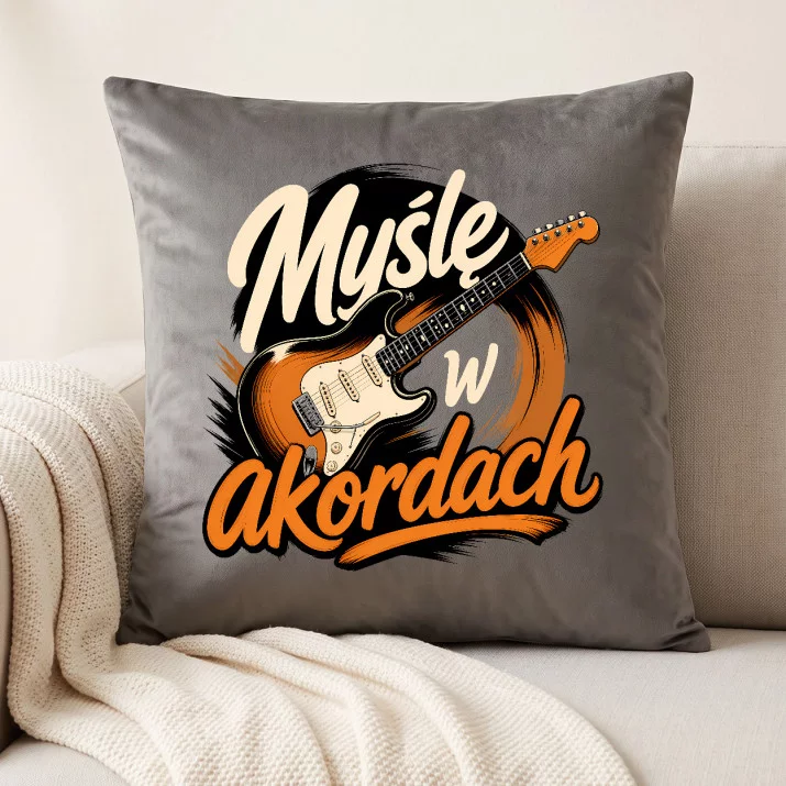 Poduszka Dekoracyjna Dla Gitarzysty Prezent Dla Mężczyzny: Myślę W Akordach Poduszka Dekoracyjna Dla Gitarzysty Prezent Dla Mężczyzny: Myślę W Akordach