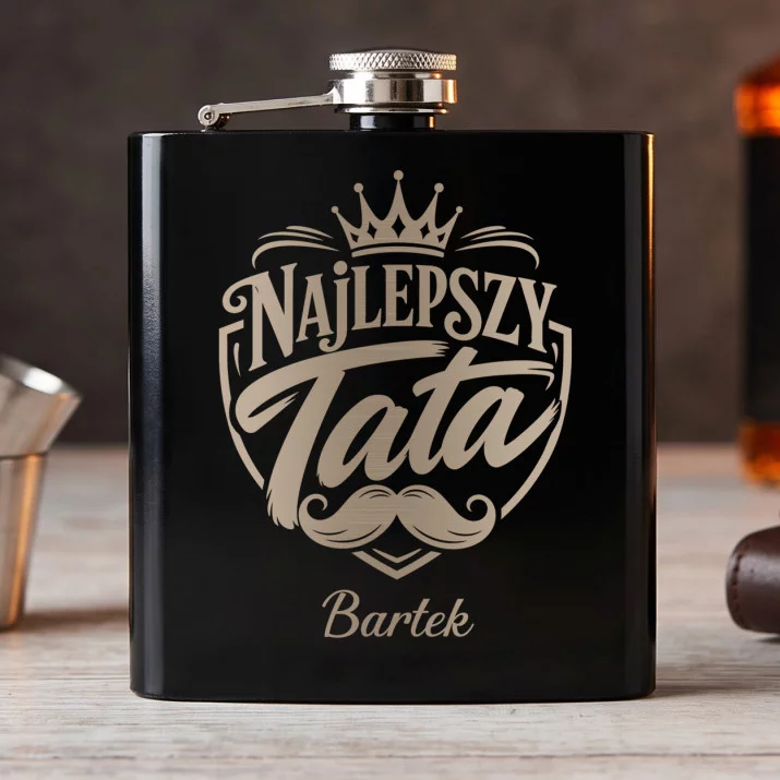 Piersiówka Z Grawerem Dla Taty Prezent Na Dzień Ojca Dla Mężczyzny: Męska Elegancja Piersiówka Z Grawerem Dla Taty Prezent Na Dzień Ojca Dla Mężczyzny: Męska Elegancja
