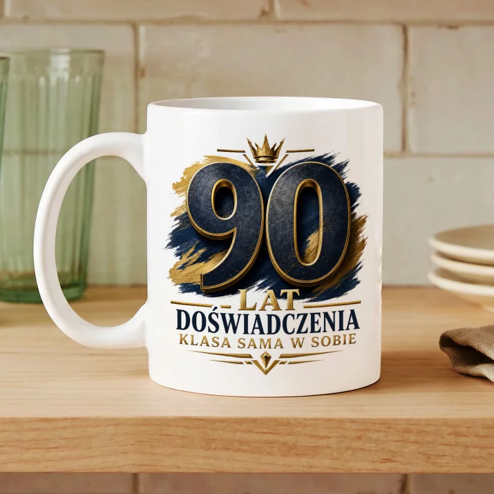 Kubek Z Nadrukiem Na 90 Urodziny Prezent Dla Mężczyzny: Klasa Sama W Sobie Kubek Z Nadrukiem Na 90 Urodziny Prezent Dla Mężczyzny: Klasa Sama W Sobie