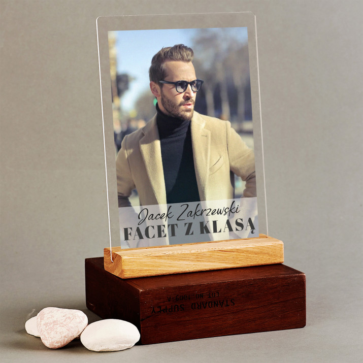 Facet z klasą - Wydruk na szkle akrylowym z podstawką