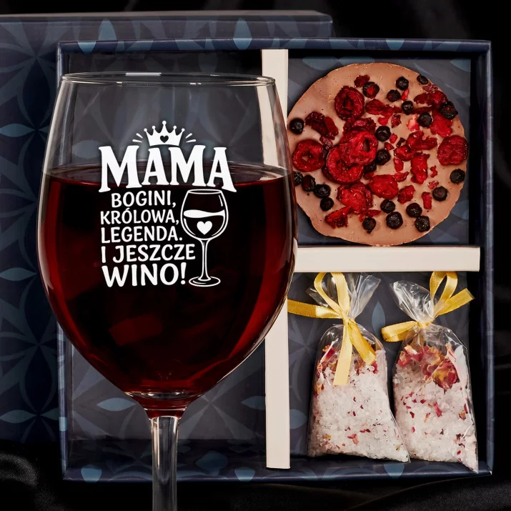 Zestaw Prezenowy Z Kieliszkiem Do Wina Dla Mamy: Mama I Wino Zestaw Prezenowy Z Kieliszkiem Do Wina Dla Mamy: Mama I Wino