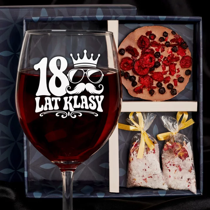 Zestaw Prezenowy Z Kieliszkiem Do Wina Na 18: 18 Lat Klasy Zestaw Prezenowy Z Kieliszkiem Do Wina Na 18: 18 Lat Klasy