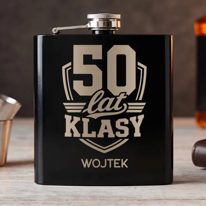 Piersiówka Z Grawerem Na 50 Urodziny Prezent Dla Mężczyzny: 50 Lat Klasy Piersiówka Z Grawerem Na 50 Urodziny Prezent Dla Mężczyzny: 50 Lat Klasy