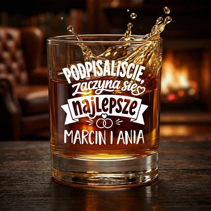 Szklanki Do Whisky z Grawerem Na Ślub Cywilny Bez Wesela Prezent Dla Pary Młodej Pary: Podpisaliście, Zaczyna Szklanki Do Whisky z Grawerem Na Ślub Cywilny Bez Wesela Prezent Dla Pary Młodej Pary: Podpisaliście, Zaczyna