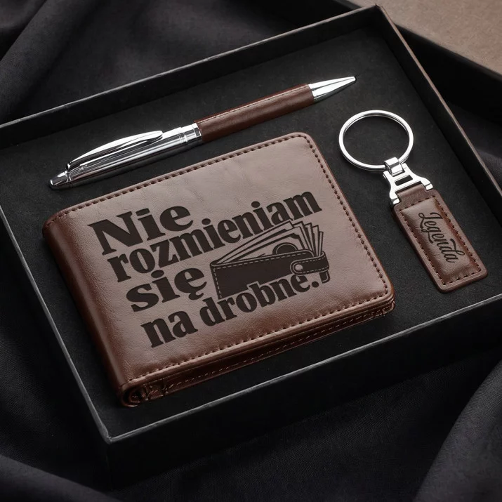 Zestaw Prezentowy Z Portfelem Dla Kolegi Prezent Dla Mężczyzny: Nie Rozmieniam Się Na Drobne Zestaw Prezentowy Z Portfelem Dla Kolegi Prezent Dla Mężczyzny: Nie Rozmieniam Się Na Drobne