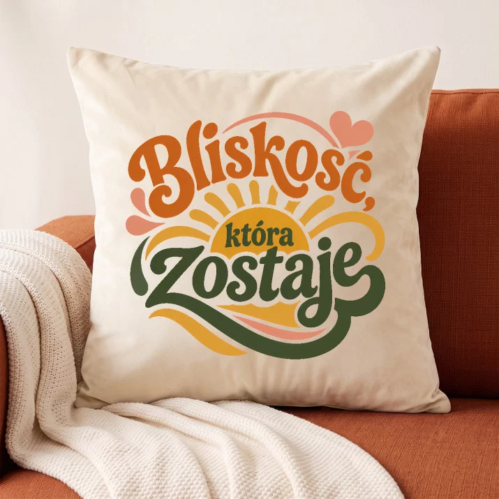 Poduszka Dekoracyjna Na Urodziny Prezent Dla Kobiety: Subtelna Bliskość Poduszka Dekoracyjna Na Urodziny Prezent Dla Kobiety: Subtelna Bliskość