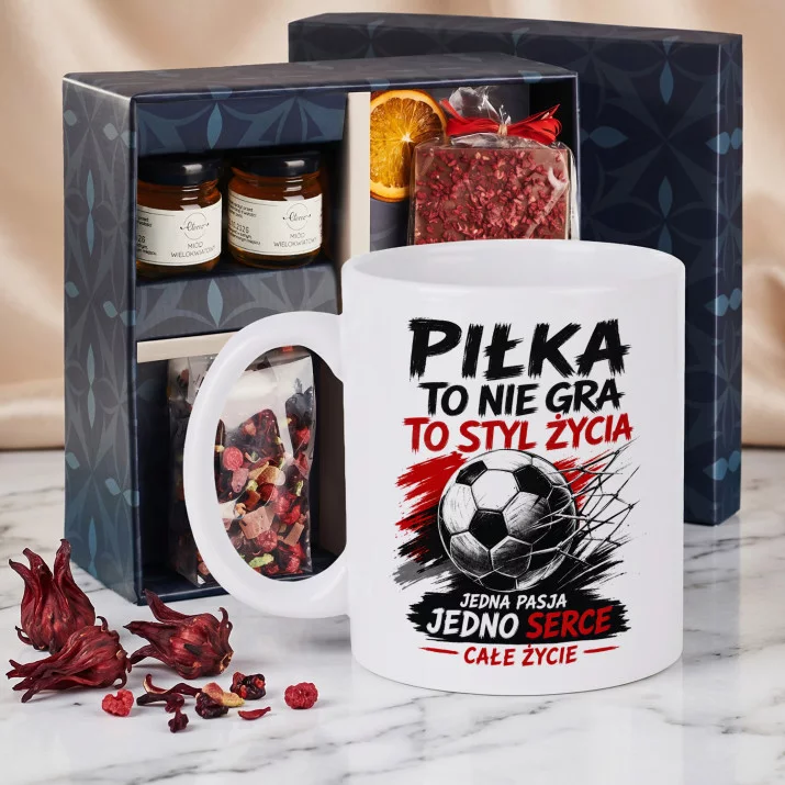 Zestaw Prezenowy Z Kubkiem Dla Fana Piłki Nożnej: Piłka To Styl Życia