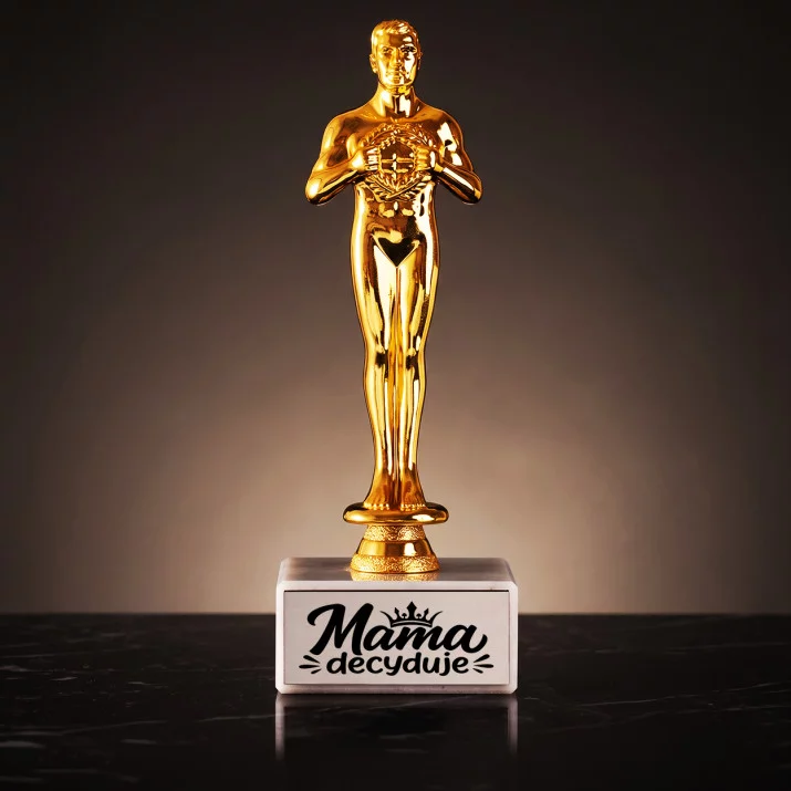 Statuetka Z Grawerem Dla Mamy Prezent Na Dzień Mamy Dla Kobiety: Mama Decyduje