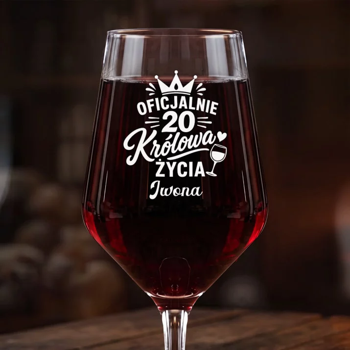 Mega Kieliszek Do Wina z Grawerem Na 20 Urodziny Prezent Dla 20 Latki Kobiety: Królowa Życia 20 Mega Kieliszek Do Wina z Grawerem Na 20 Urodziny Prezent Dla 20 Latki Kobiety: Królowa Życia 20