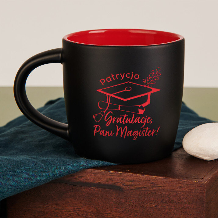 Gratulacje pani magister - Czarny kubek ceramiczny Gratulacje pani magister - Czarny kubek ceramiczny
