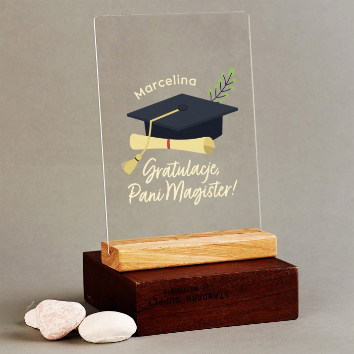 Gratulacje pani magister - Wydruk na szkle akrylowym z podstawką