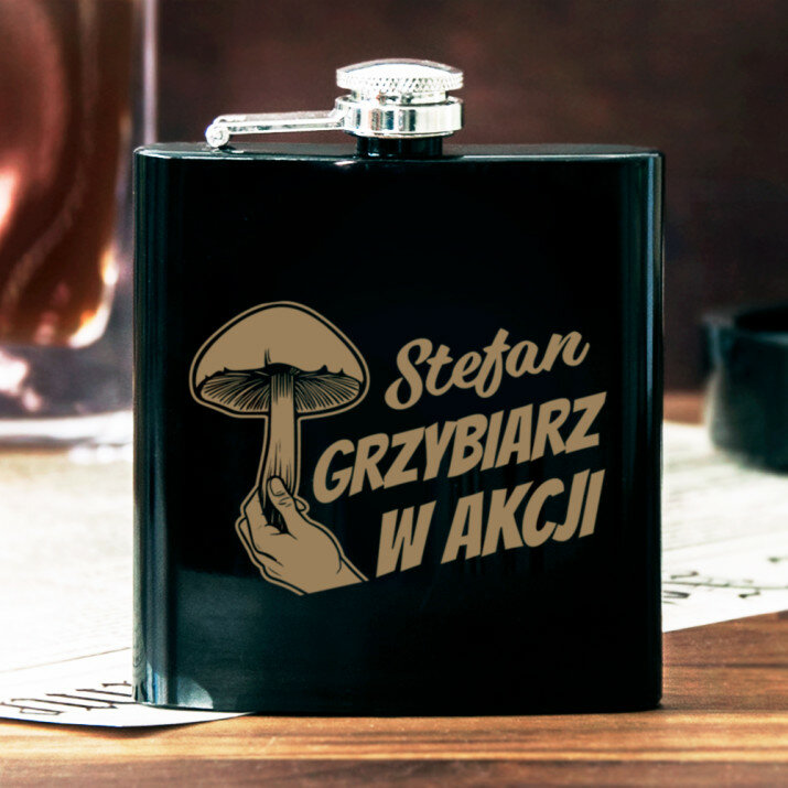 Grzybiarz w akcji - Piersiówka z grawerem