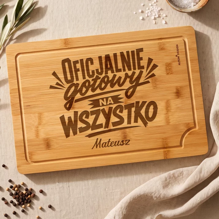 Deska Do Krojenia z Grawerem Na Osiemnastkę Prezent Dla Mężczyzny: Oficjalnie Gotowy Na Deska Do Krojenia z Grawerem Na Osiemnastkę Prezent Dla Mężczyzny: Oficjalnie Gotowy Na