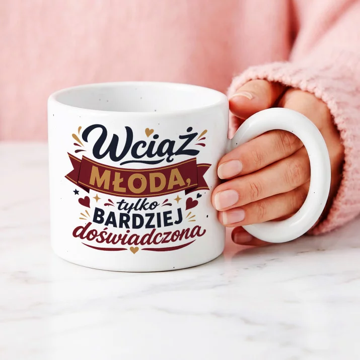 Kubek Z Okrągłym Uchem Na 30 Prezent Na 30 Urodziny Dla Kobiety: Dojrzała Elegancja Kubek Z Okrągłym Uchem Na 30 Prezent Na 30 Urodziny Dla Kobiety: Dojrzała Elegancja