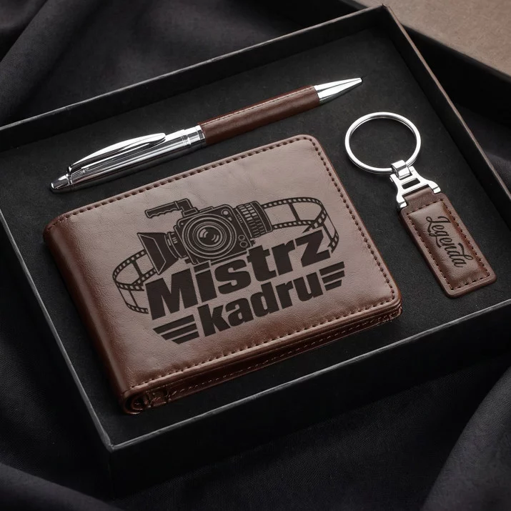Zestaw Prezentowy Z Portfelem Dla Filmowca Prezent Dla Mężczyzny: Mistrz Kadru Zestaw Prezentowy Z Portfelem Dla Filmowca Prezent Dla Mężczyzny: Mistrz Kadru
