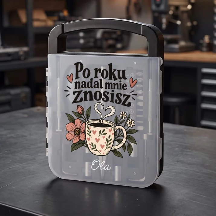 Zestaw Narzędzi Na Pierwszą Rocznicę Ślubu Prezent Na Walentynki Dla Kobiety: Po Roku Nadal Mnie Zestaw Narzędzi Na Pierwszą Rocznicę Ślubu Prezent Na Walentynki Dla Kobiety: Po Roku Nadal Mnie