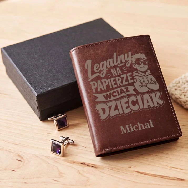 Portfel Męski Skórzany Na Osiemnastkę Prezent Personalizowany: Legalny Na Papierze Portfel Męski Skórzany Na Osiemnastkę Prezent Personalizowany: Legalny Na Papierze