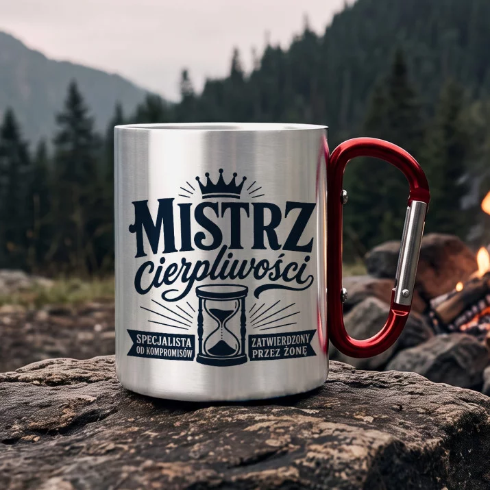 Kubek Metalowy z Karabińczykiem Na 50 Lecie Ślubu Prezent Dla Mężczyzny: Retro Humor Domowy Kubek Metalowy z Karabińczykiem Na 50 Lecie Ślubu Prezent Dla Mężczyzny: Retro Humor Domowy