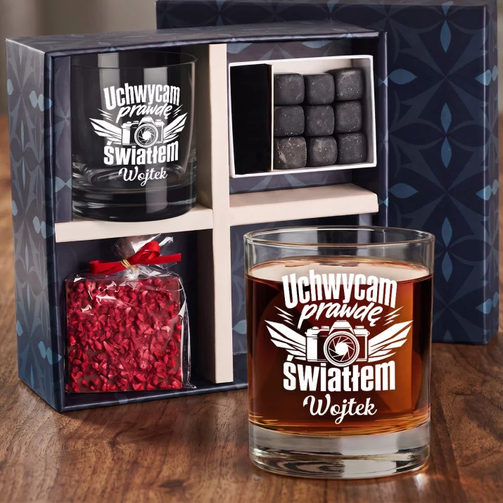 Zestaw Prezentowy Whisky Dla Fotografa Dla Mężczyzny: Uchwycam Prawdę Światłem Zestaw Prezentowy Whisky Dla Fotografa Dla Mężczyzny: Uchwycam Prawdę Światłem