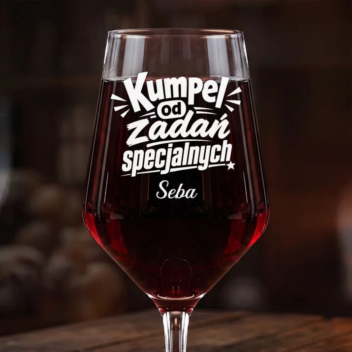 Mega Kieliszek Do Wina z Grawerem Dla Kolegi Prezent Dla Mężczyzny: Kumpel Od Zadań Mega Kieliszek Do Wina z Grawerem Dla Kolegi Prezent Dla Mężczyzny: Kumpel Od Zadań