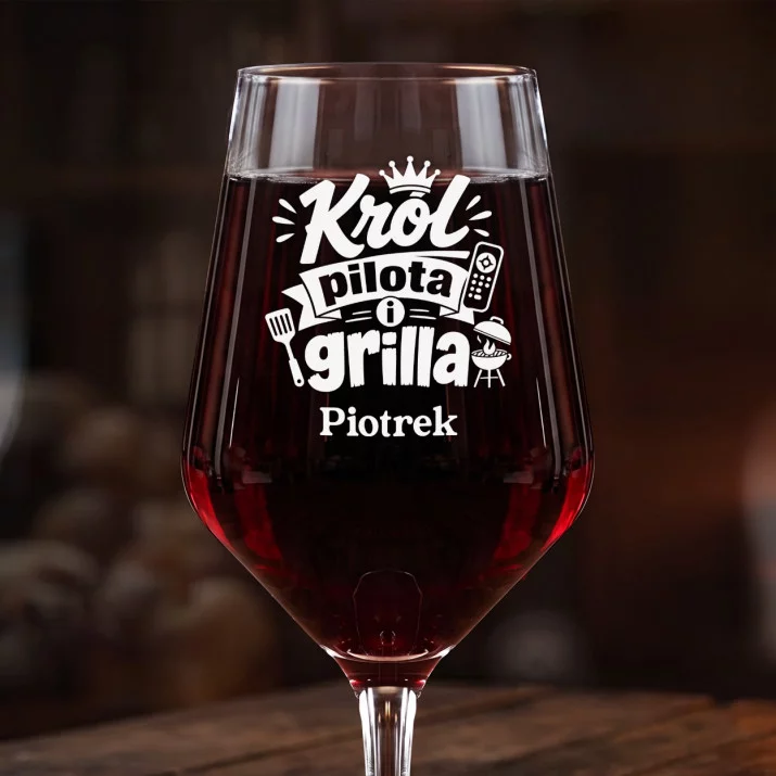 Mega Kieliszek Do Wina z Grawerem Dla Taty Prezent Na Dzień Ojca Dla Mężczyzny: Król Pilota I Grilla Mega Kieliszek Do Wina z Grawerem Dla Taty Prezent Na Dzień Ojca Dla Mężczyzny: Król Pilota I Grilla