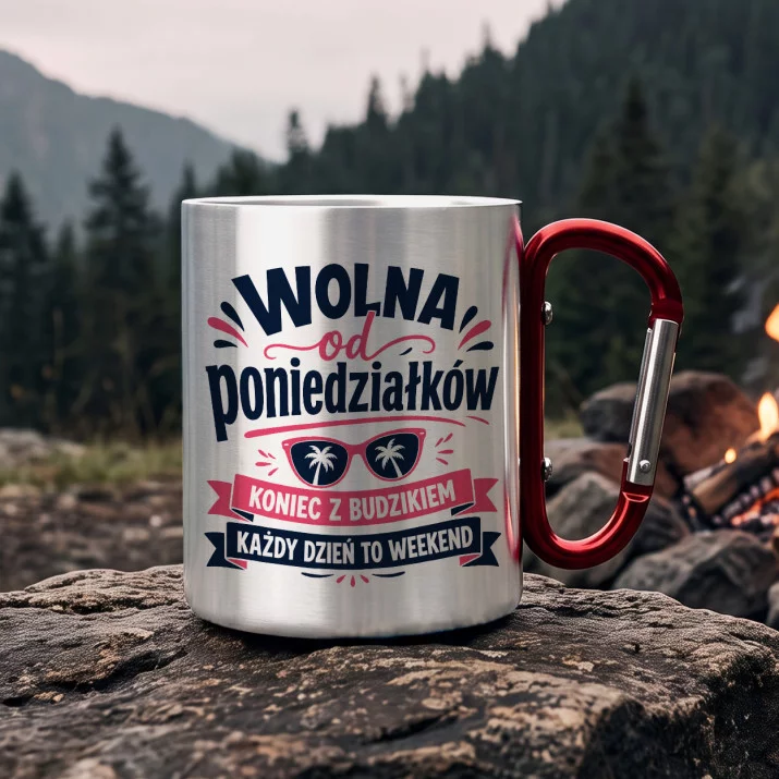 Kubek Metalowy z Karabińczykiem Na Emeryturę Prezent Dla Emeryta Kobiety: Wakacje Na Stałe Kubek Metalowy z Karabińczykiem Na Emeryturę Prezent Dla Emeryta Kobiety: Wakacje Na Stałe