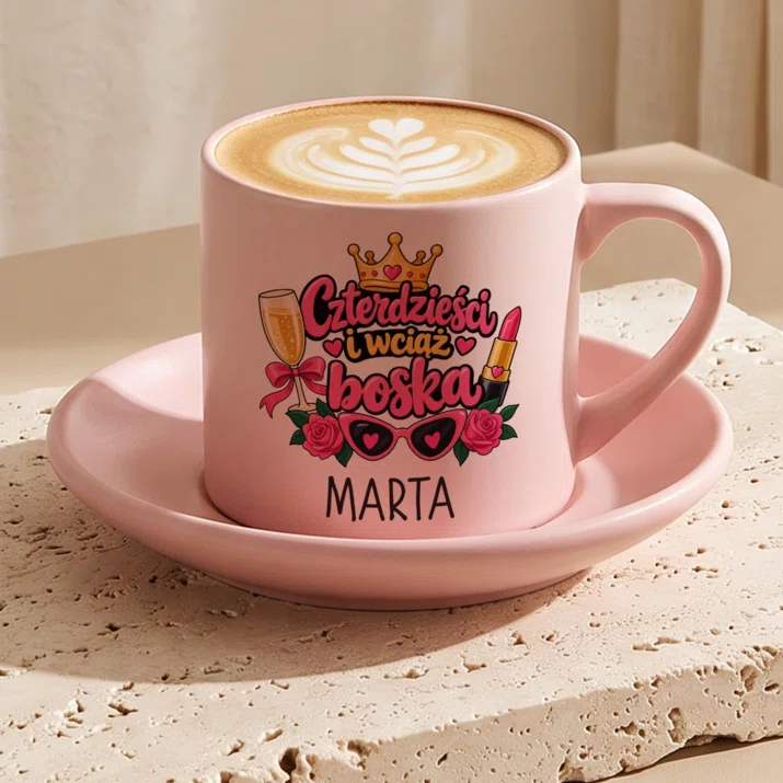 Filiżanka Personalizowana Na 40 Urodziny Prezent Dla 40 Latki Kobiety: Czterdzieści I Wciąż Filiżanka Personalizowana Na 40 Urodziny Prezent Dla 40 Latki Kobiety: Czterdzieści I Wciąż