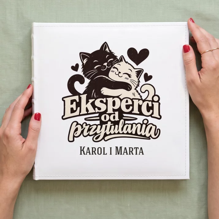 Album Na Zdjęcia Tradycyjny Dla Zakochanych Prezent Dla Pary: Eksperci Od Przytulania Album Na Zdjęcia Tradycyjny Dla Zakochanych Prezent Dla Pary: Eksperci Od Przytulania