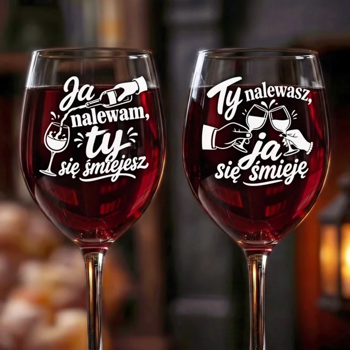 Dwa Kieliszki Do Wina Dla Pary Prezent Dla Pary: Wino I Śmiech Dwa Kieliszki Do Wina Dla Pary Prezent Dla Pary: Wino I Śmiech