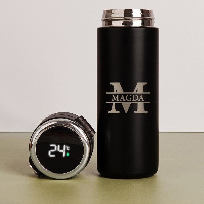 Inicjał z imieniem - Kubek termiczny z wyświetlaczem LED Inicjał z imieniem - Kubek termiczny z wyświetlaczem LED