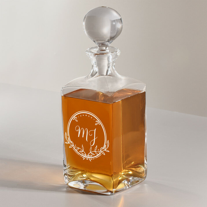 Inicjały 2 - grawerowana karafka do whisky