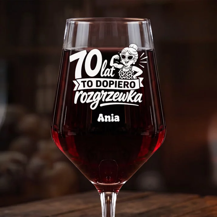 Mega Kieliszek Do Wina z Grawerem Dla 70 Latki Prezent Na 70 Urodziny Dla Kobiety: 70 Lat To Dopiero Mega Kieliszek Do Wina z Grawerem Dla 70 Latki Prezent Na 70 Urodziny Dla Kobiety: 70 Lat To Dopiero