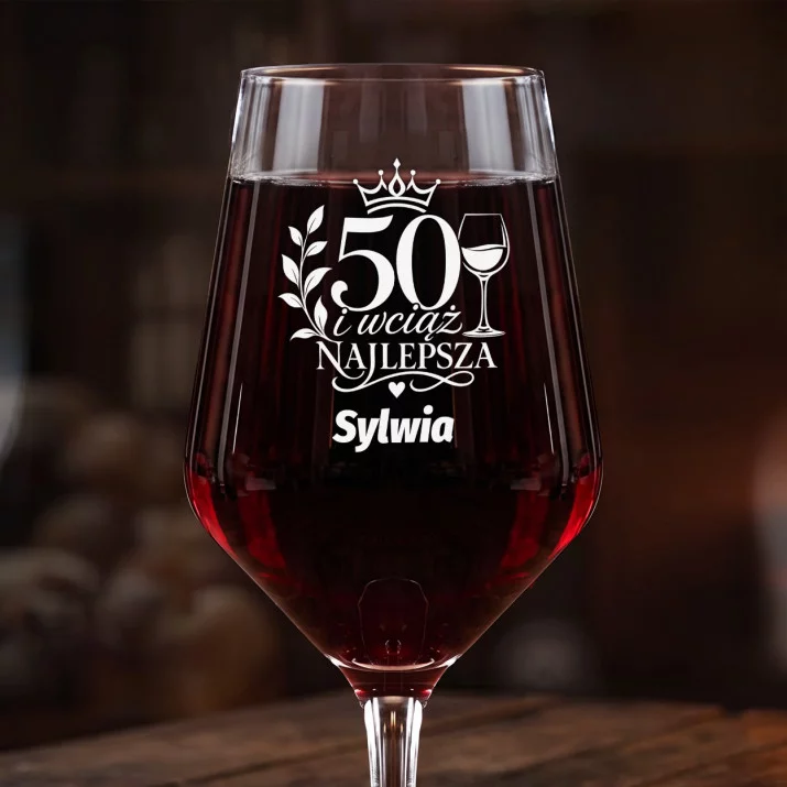 Mega Kieliszek Do Wina z Grawerem Na 50 Urodziny Kobiety Prezent Na 50 Urodziny Dla Kobiety: 50 I Wciąż Najlepsza Mega Kieliszek Do Wina z Grawerem Na 50 Urodziny Kobiety Prezent Na 50 Urodziny Dla Kobiety: 50 I Wciąż Najlepsza