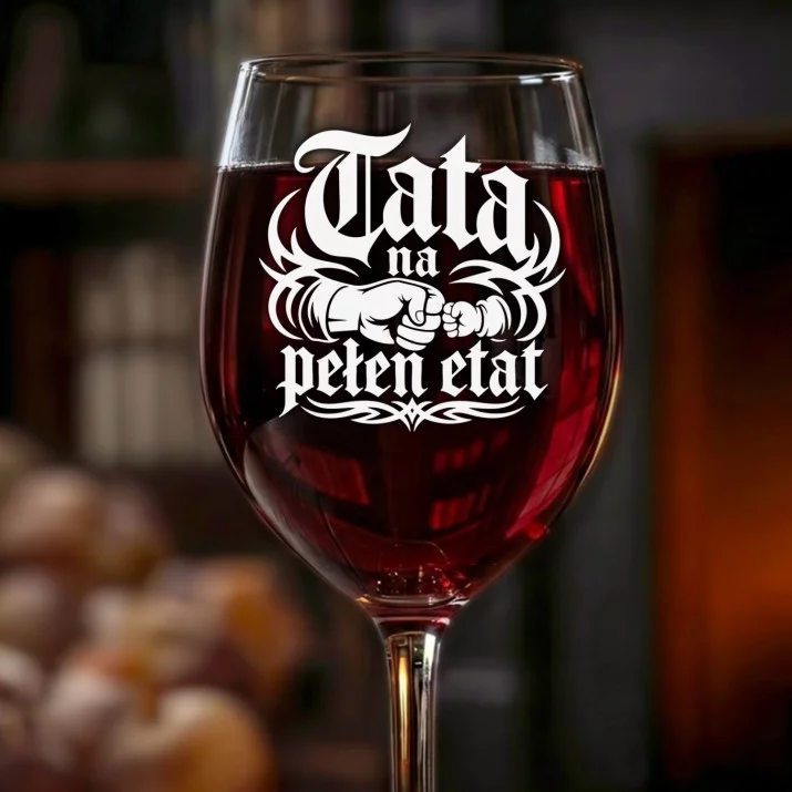 Kieliszek Do Wina Dla Młodego Taty Prezent Na Dzień Ojca Dla Mężczyzny: Tata Na Pełen Etat Kieliszek Do Wina Dla Młodego Taty Prezent Na Dzień Ojca Dla Mężczyzny: Tata Na Pełen Etat