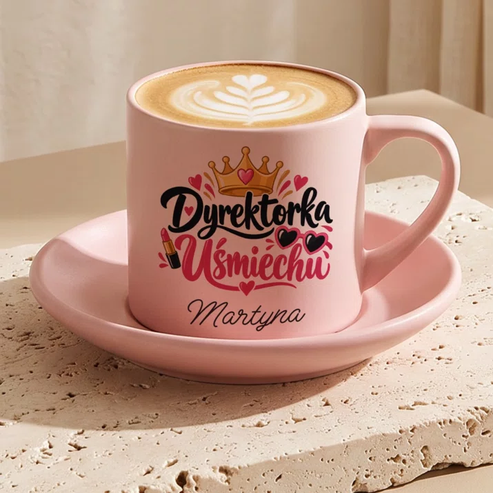 Filiżanka Personalizowana Na Dzień Dziewczyny Prezent Dla Kobiety: Dyrektorka Uśmiechu Filiżanka Personalizowana Na Dzień Dziewczyny Prezent Dla Kobiety: Dyrektorka Uśmiechu