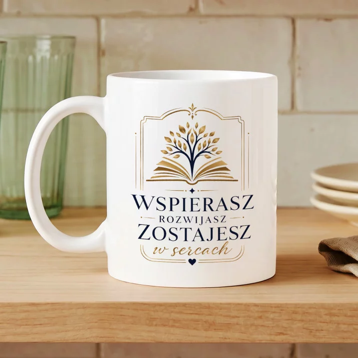 Kubek Z Nadrukiem Dla Wychowawcy Prezent Na Dzień Nauczyciela Dla Mężczyzny: Zostajesz W Sercach Kubek Z Nadrukiem Dla Wychowawcy Prezent Na Dzień Nauczyciela Dla Mężczyzny: Zostajesz W Sercach