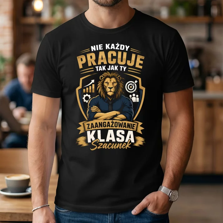 Koszulka Męska Dla Pracownika Prezent Dla Mężczyzny: Zaangażowanie Klasa