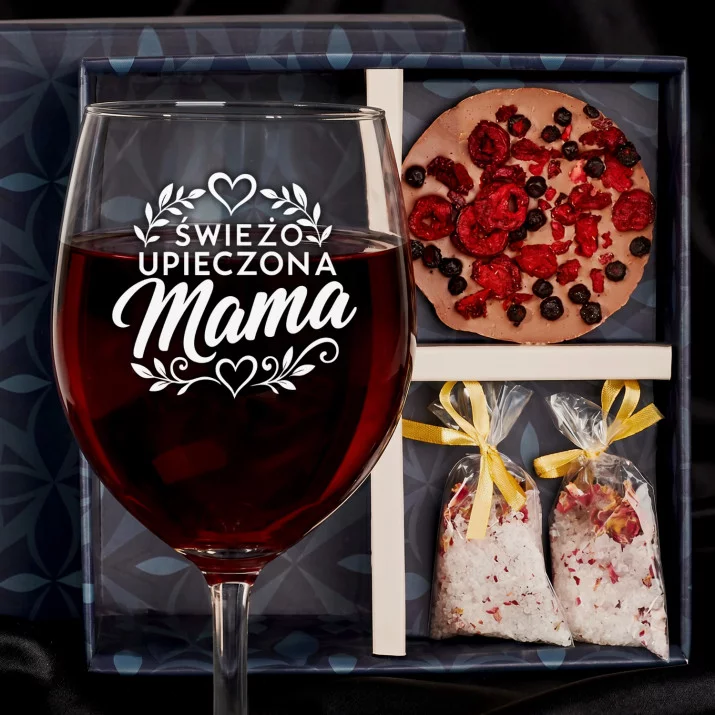 Zestaw Prezenowy Z Kieliszkiem Do Wina Dla Świeżo Upieczonej Mamy: Świeżo Upieczona Mama